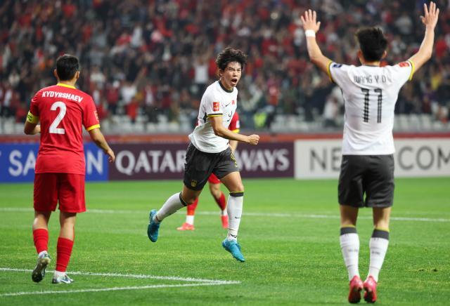 （体育）（43）足球——U20亚洲杯：中国队胜吉尔吉斯斯坦队XxjpseC007336_20250215_PEPFN0A001.jpg
