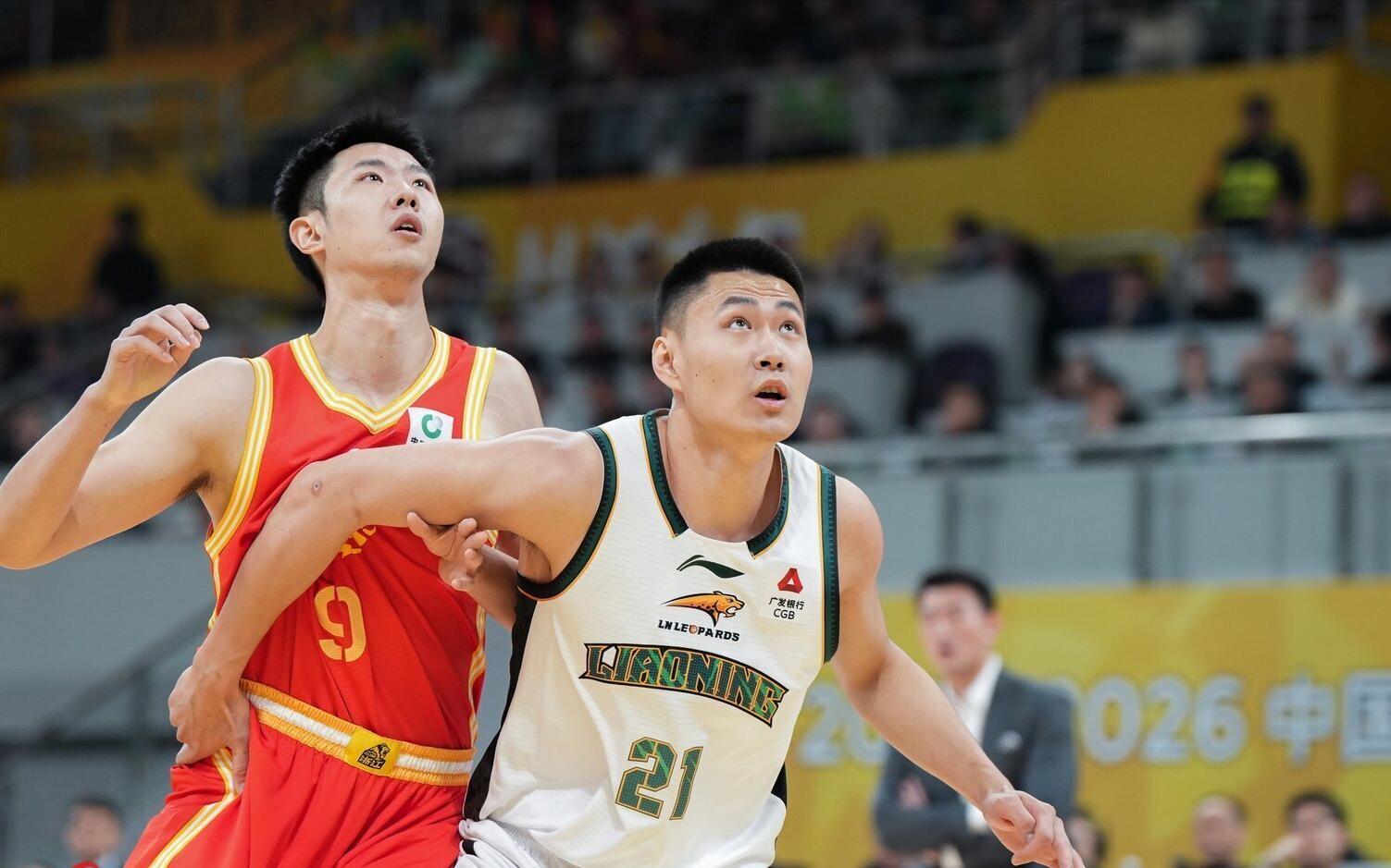 pp电子试玩-不该回辽篮！25岁前锋又被弃用，场均1.8分，杨鸣重新启用李晓旭